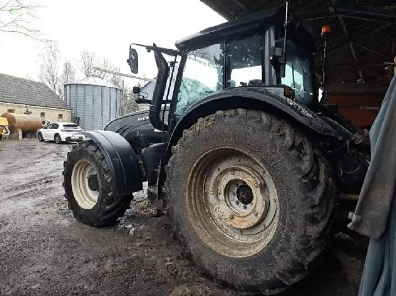 Valtra t172 - Traktor: obrázek 4 Valtra t172 - Traktor: obrázek 4