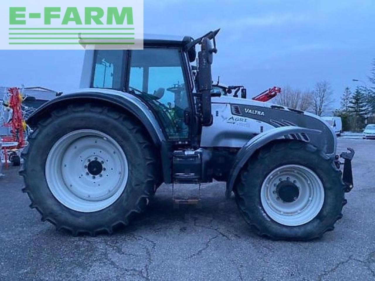 Valtra t172 hitech - Traktor: obrázek 4 Valtra t172 hitech - Traktor: obrázek 4
