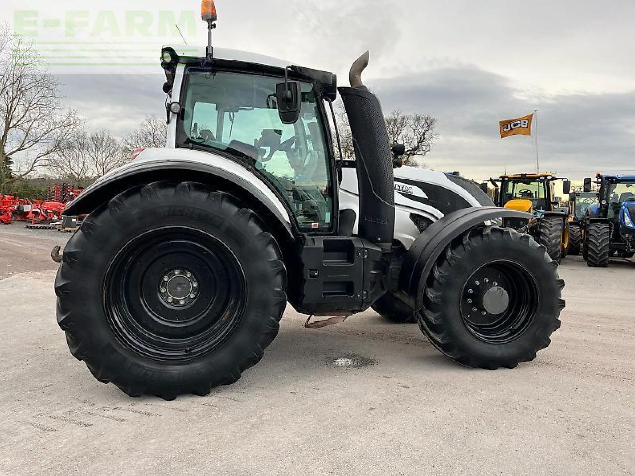 Valtra t234 - Traktor: obrázek 5 Valtra t234 - Traktor: obrázek 5