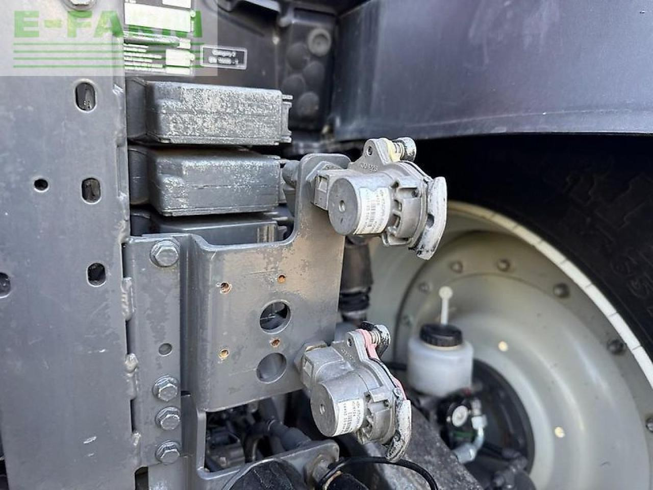 Traktor Valtra t234 versu Versu: obrázek 24