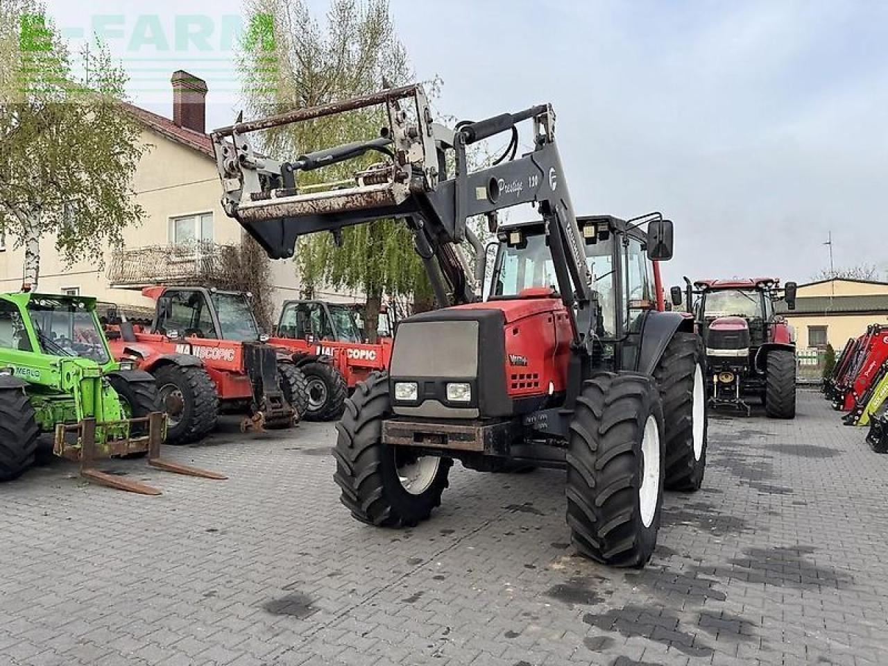 Valtra valmet 8350 + faucheux prestige 120 - Traktor: obrázek 2 Valtra valmet 8350 + faucheux prestige 120 - Traktor: obrázek 2