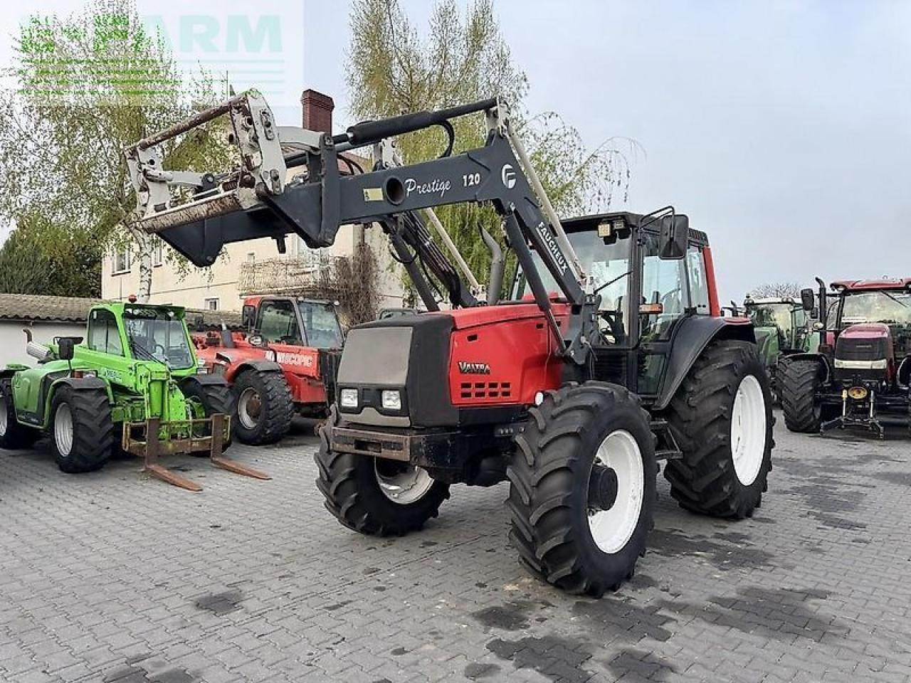 Valtra valmet 8350 + faucheux prestige 120 - Traktor: obrázek 1 Valtra valmet 8350 + faucheux prestige 120 - Traktor: obrázek 1