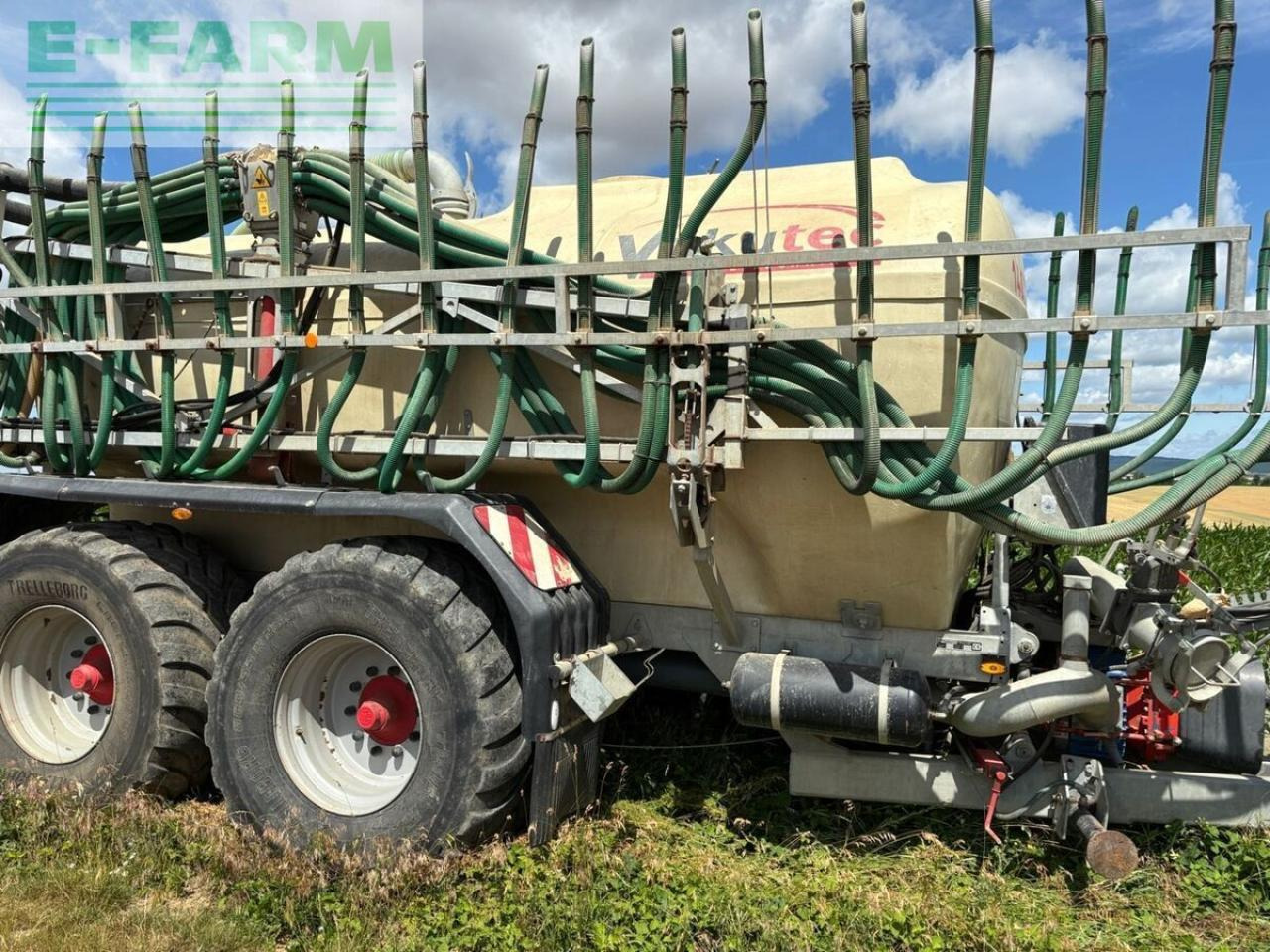 K 14 pul 14m3 mit 15m schleppschlauch - Fekální cisterna: obrázek 1 K 14 pul 14m3 mit 15m schleppschlauch - Fekální cisterna: obrázek 1
