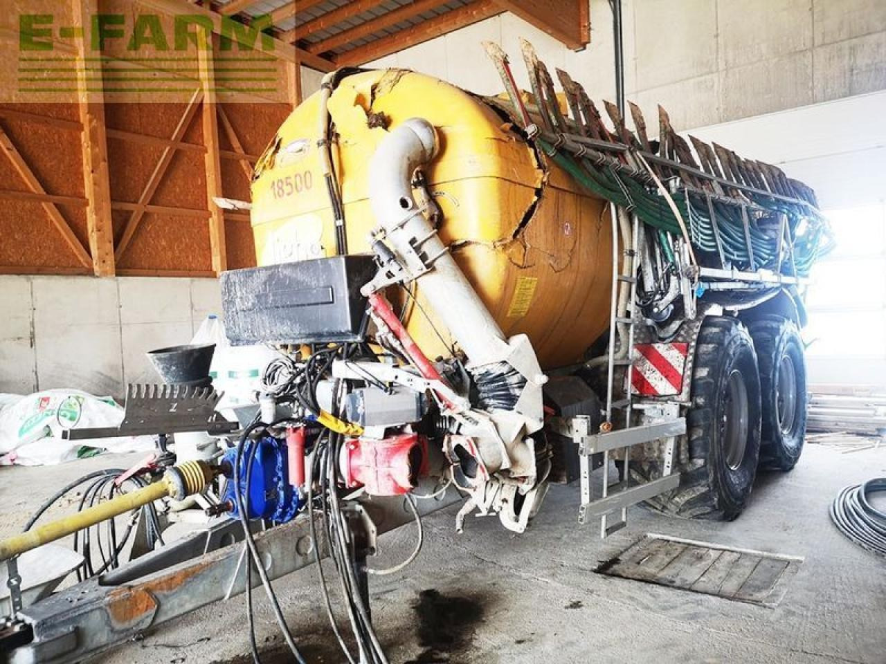 Light 18.500 polyesterfass mit unfallschaden - Fekální cisterna: obrázek 1 Light 18.500 polyesterfass mit unfallschaden - Fekální cisterna: obrázek 1