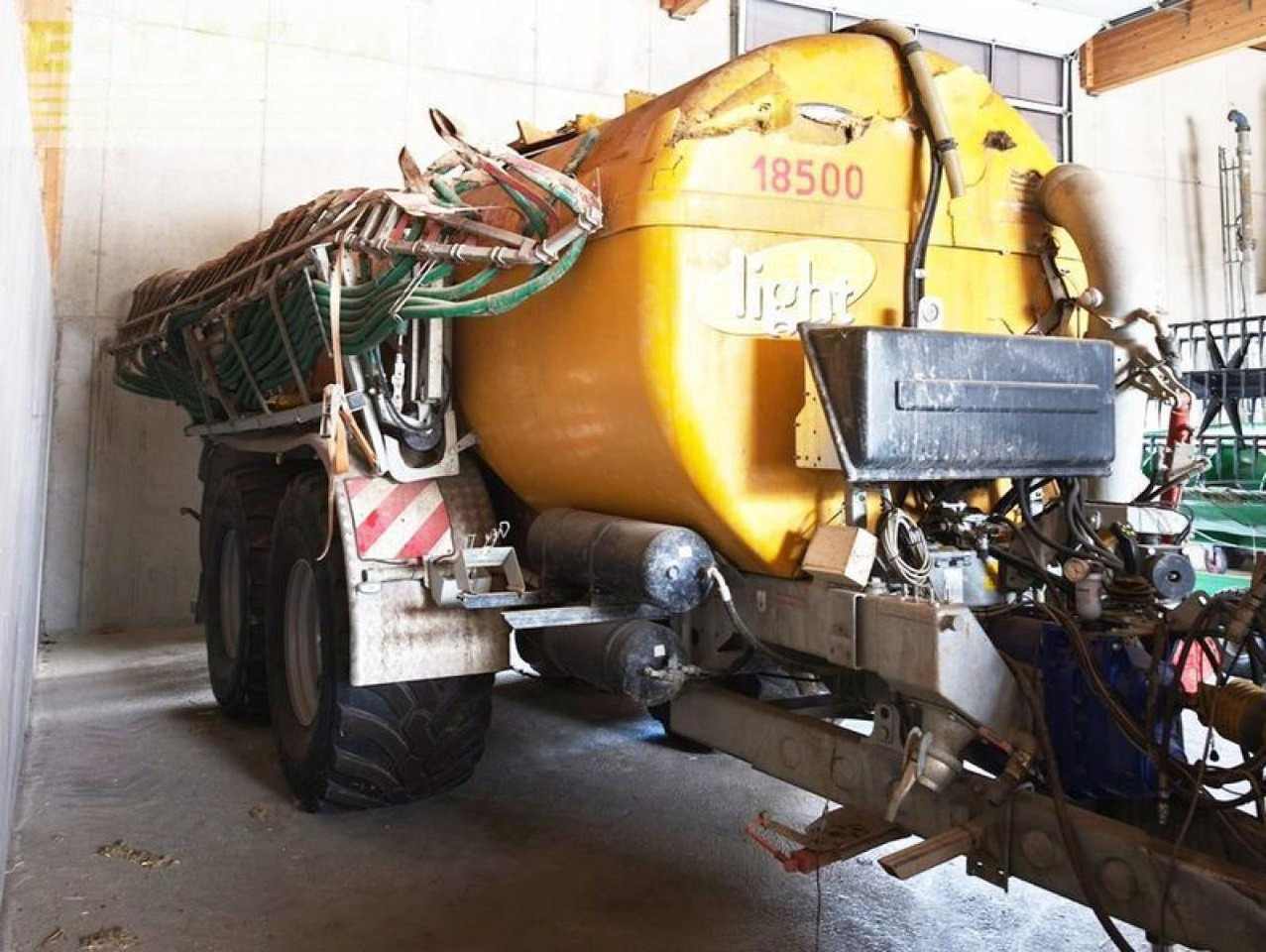 Light 18.500 polyesterfass mit unfallschaden - Fekální cisterna: obrázek 4 Light 18.500 polyesterfass mit unfallschaden - Fekální cisterna: obrázek 4