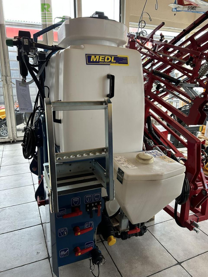 Medl feldspritze 1100 l - Tažený postřikovač: obrázek 4 Medl feldspritze 1100 l - Tažený postřikovač: obrázek 4