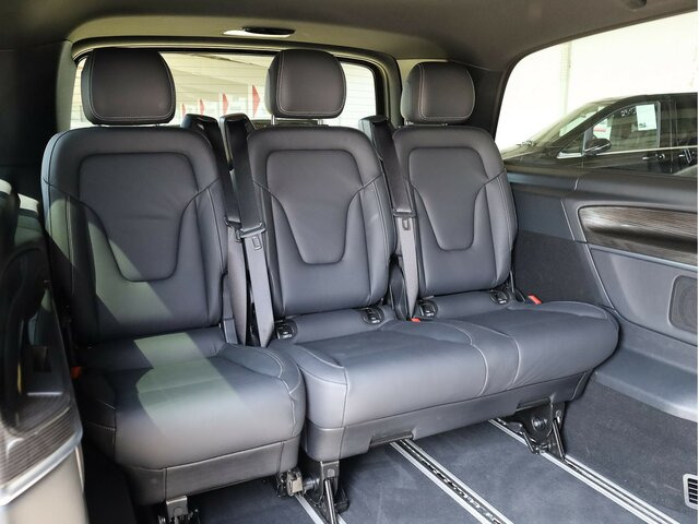 MERCEDES-BENZ EQV 300 Extralang,Avantgarde,8Sitze,2elektr.Tür - Minibus, Elektrický autobus: obrázek 4 MERCEDES-BENZ EQV 300 Extralang,Avantgarde,8Sitze,2elektr.Tür - Minibus, Elektrický autobus: obrázek 4