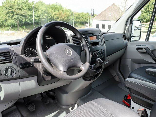 MERCEDES-BENZ Sprinter 316CDI DOKA,Allrad,Klima,Standhzg. - Plachtová dodávka, Dodávka s dvojitou kabinou: obrázek 4 MERCEDES-BENZ Sprinter 316CDI DOKA,Allrad,Klima,Standhzg. - Plachtová dodávka, Dodávka s dvojitou kabinou: obrázek 4