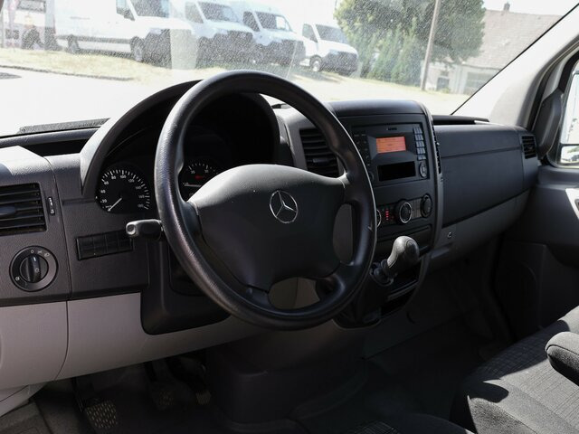 MERCEDES-BENZ Sprinter 316CDI Pritsche,Allrad,Klima - Dodávka valník: obrázek 4 MERCEDES-BENZ Sprinter 316CDI Pritsche,Allrad,Klima - Dodávka valník: obrázek 4