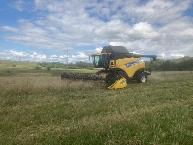 New Holland CR 980 1050er hjul og 30Fod 4 hjulstræk  - Sklízecí mlátička: obrázek 1 New Holland CR 980 1050er hjul og 30Fod 4 hjulstræk  - Sklízecí mlátička: obrázek 1