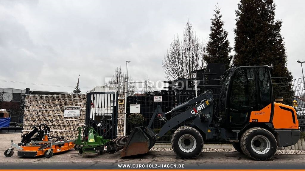 Kloubový nakladač GiANT Radlader V452T, Bodenfräse, Mähwerk, Frontschaufel: obrázek 8