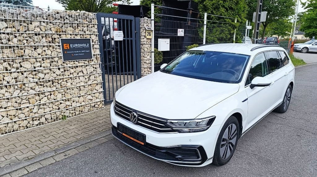 Volkswagen Passat GTE 1.4 Plug-In-Hybrid, Batterie neu, Navi - Osobní auto: obrázek 1 Volkswagen Passat GTE 1.4 Plug-In-Hybrid, Batterie neu, Navi - Osobní auto: obrázek 1