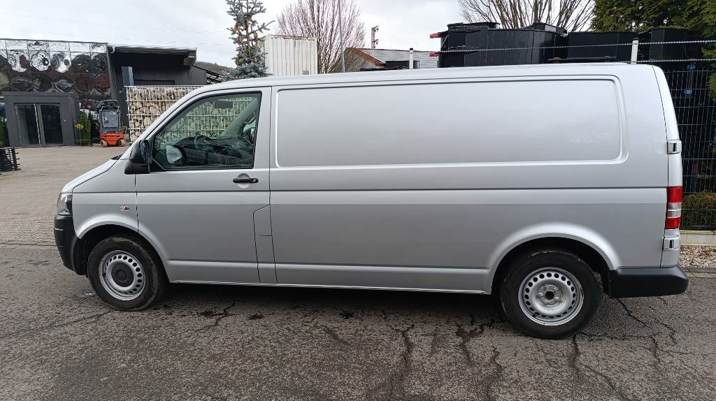 Volkswagen T5 2.0 TDI, Transporter, Kasten, Werkstattschränke - Dodávka skřín: obrázek 4 Volkswagen T5 2.0 TDI, Transporter, Kasten, Werkstattschränke - Dodávka skřín: obrázek 4