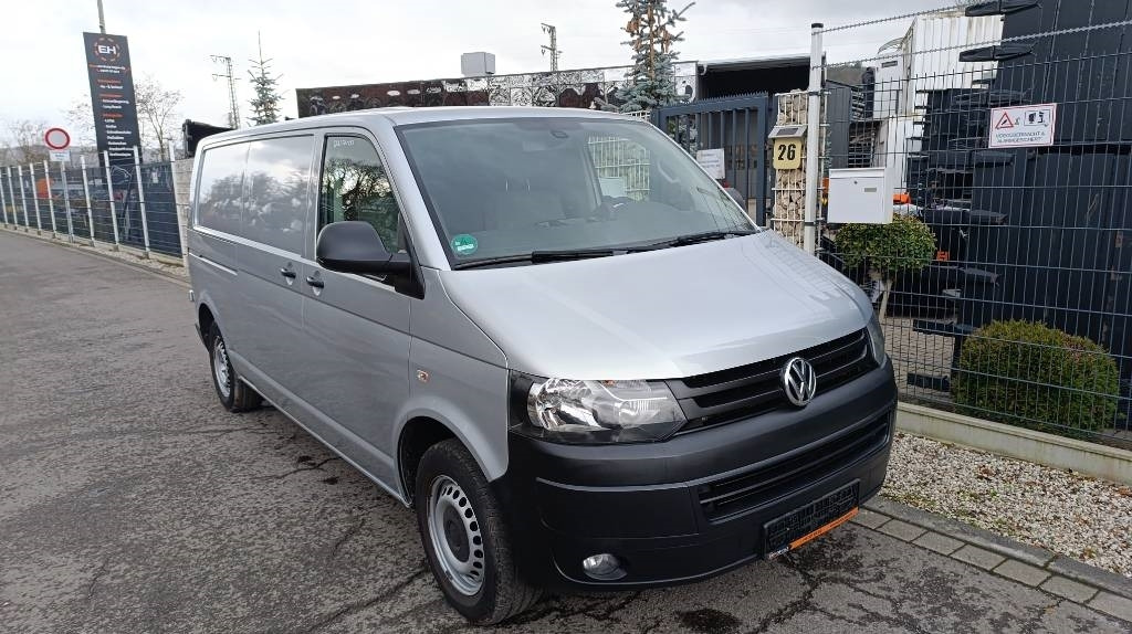 Volkswagen T5 2.0 TDI, Transporter, Kasten, Werkstattschränke - Dodávka skřín: obrázek 1 Volkswagen T5 2.0 TDI, Transporter, Kasten, Werkstattschränke - Dodávka skřín: obrázek 1