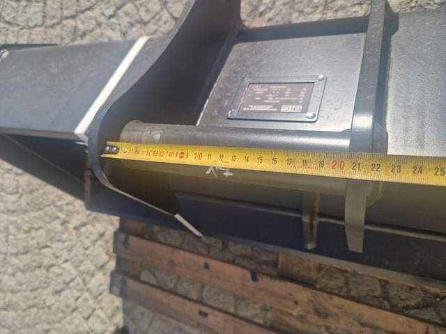 Big Böschungslöffel 140 cm mit Lehnhoff M03 Symblock Aufnahme - Lžíce: obrázek 3 Big Böschungslöffel 140 cm mit Lehnhoff M03 Symblock Aufnahme - Lžíce: obrázek 3