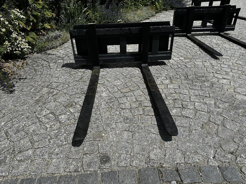 Big Palettengabel mit Bobcat 114cm Aufnahme - Vidle pro Manipulační technika: obrázek 1 Big Palettengabel mit Bobcat 114cm Aufnahme - Vidle pro Manipulační technika: obrázek 1