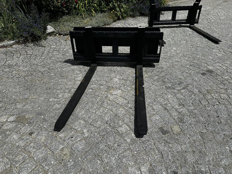 Big Palettengabel mit Bobcat 114cm Aufnahme - Vidle pro Manipulační technika: obrázek 1 Big Palettengabel mit Bobcat 114cm Aufnahme - Vidle pro Manipulační technika: obrázek 1