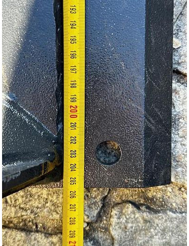 Big Volumenschaufel 200 cm mit Merlo ZM2 Aufnahme - Lžíce: obrázek 3 Big Volumenschaufel 200 cm mit Merlo ZM2 Aufnahme - Lžíce: obrázek 3