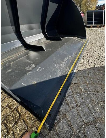 Big Volumenschaufel 250 cm mit Hauer Aufnahme - Lžíce: obrázek 2 Big Volumenschaufel 250 cm mit Hauer Aufnahme - Lžíce: obrázek 2