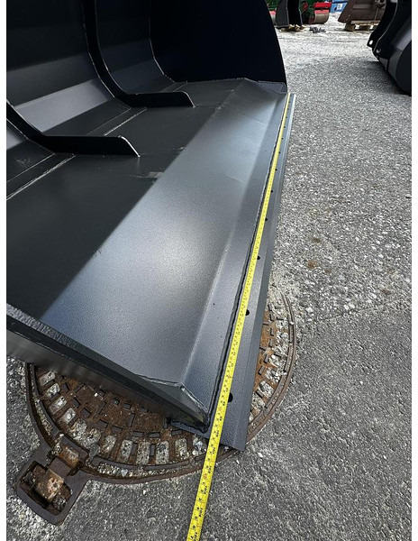 Big Volumenschaufel 250cm mit Manitou Aufnahme - Lžíce: obrázek 4 Big Volumenschaufel 250cm mit Manitou Aufnahme - Lžíce: obrázek 4