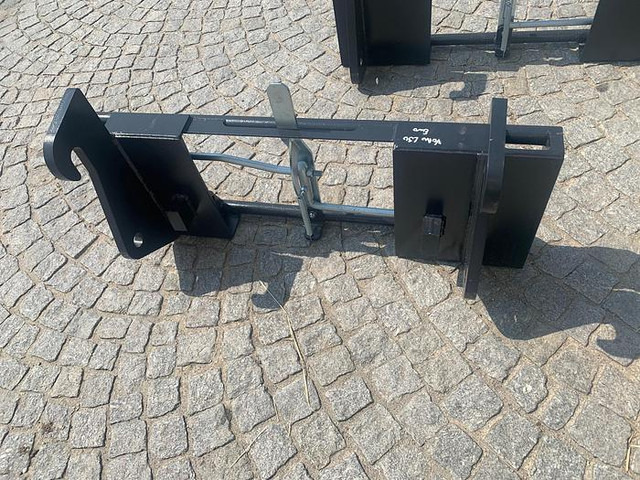 Big BIG Adapter Volvo L30 auf Euro Aufnahme - Příslušenství: obrázek 1 Big BIG Adapter Volvo L30 auf Euro Aufnahme - Příslušenství: obrázek 1
