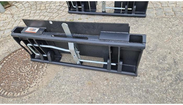 Big Bobcat 90 cm Adapter mit Euro Aufnahme - Příslušenství: obrázek 1 Big Bobcat 90 cm Adapter mit Euro Aufnahme - Příslušenství: obrázek 1