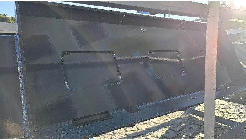 Wolverine Anbaufräse mit Bobcat 115cm Aufnahme TL-12-73 W - Příslušenství: obrázek 5 Wolverine Anbaufräse mit Bobcat 115cm Aufnahme TL-12-73 W - Příslušenství: obrázek 5