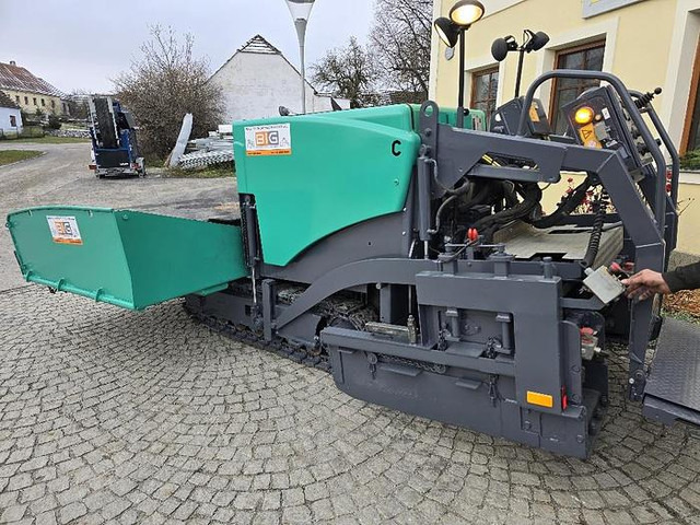 Vögele Super 800 Asphaltfertiger - Technika pro ukládaní asfaltu: obrázek 3 Vögele Super 800 Asphaltfertiger - Technika pro ukládaní asfaltu: obrázek 3