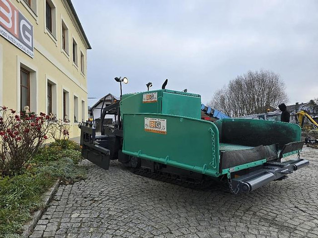 Vögele Super 800 Asphaltfertiger - Technika pro ukládaní asfaltu: obrázek 4 Vögele Super 800 Asphaltfertiger - Technika pro ukládaní asfaltu: obrázek 4