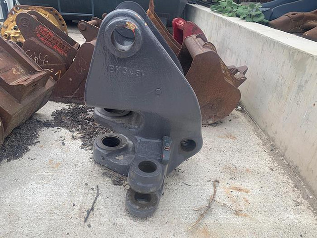 Volvo Stütze / Knickgelenk / Anbaubock passend zu Volvo ECR88 - Rýpadlo: obrázek 2 Volvo Stütze / Knickgelenk / Anbaubock passend zu Volvo ECR88 - Rýpadlo: obrázek 2