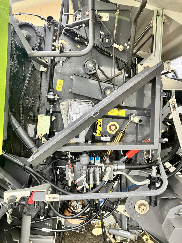 CLAAS Rollant 454 - Stroj na sklizeň pícnin: obrázek 2 CLAAS Rollant 454 - Stroj na sklizeň pícnin: obrázek 2