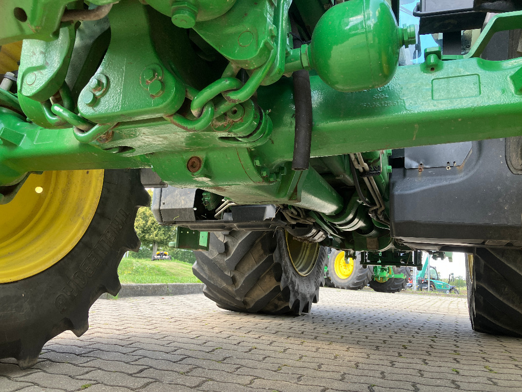 John Deere 6R185 - Traktor: obrázek 2 John Deere 6R185 - Traktor: obrázek 2