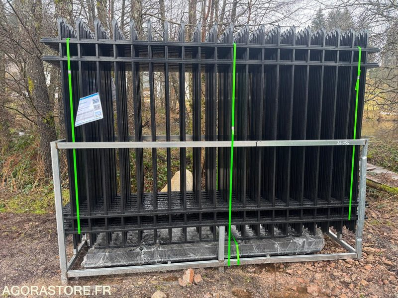 20 Grille de clôture grille barreaudée Lot n*1 - Nástroj/ Vybavení: obrázek 1 20 Grille de clôture grille barreaudée Lot n*1 - Nástroj/ Vybavení: obrázek 1
