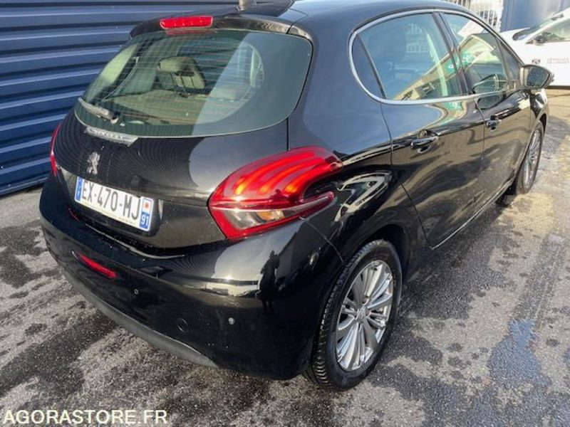 208 ALLURE PT 110cv-05/2016- 87950 KM - Osobní auto: obrázek 3 208 ALLURE PT 110cv-05/2016- 87950 KM - Osobní auto: obrázek 3