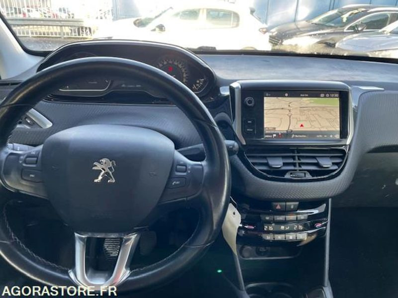 208 ALLURE PT 110cv-05/2016- 87950 KM - Osobní auto: obrázek 5 208 ALLURE PT 110cv-05/2016- 87950 KM - Osobní auto: obrázek 5