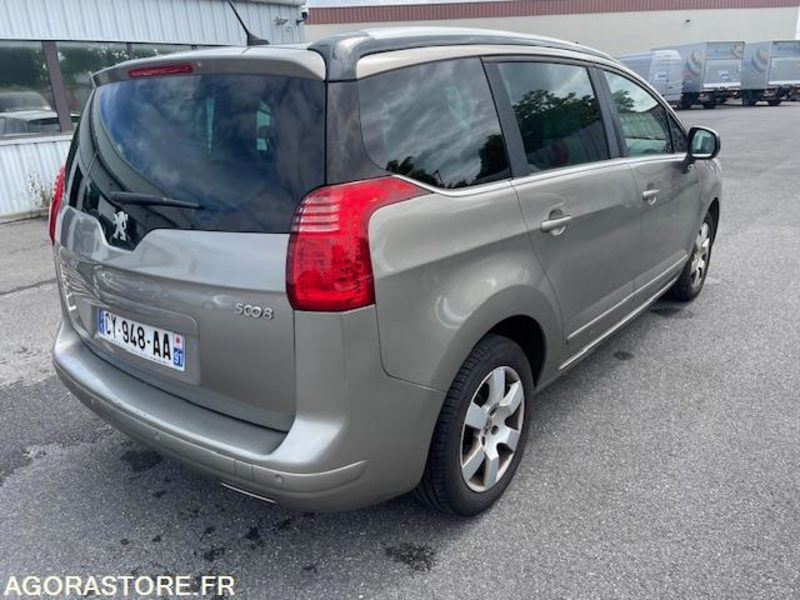 5008 STYLE 1.6 HDI 115cv 7PL- 08/2013/- 226500KM - Osobní auto: obrázek 3 5008 STYLE 1.6 HDI 115cv 7PL- 08/2013/- 226500KM - Osobní auto: obrázek 3