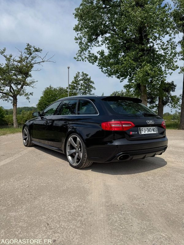 AUDI A4 RS4 - 2013 - 155 000KM - Osobní auto: obrázek 3 AUDI A4 RS4 - 2013 - 155 000KM - Osobní auto: obrázek 3