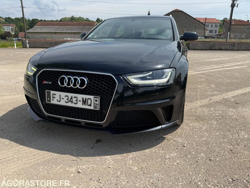 AUDI A4 RS4 - 2013 - 155 000KM - Osobní auto: obrázek 1 AUDI A4 RS4 - 2013 - 155 000KM - Osobní auto: obrázek 1