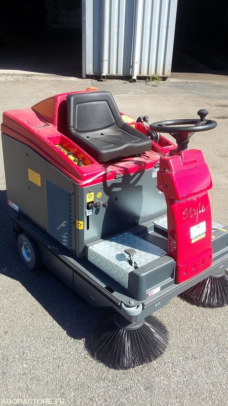 BALAYEUSE ELECTRIQUE A BATTERIES STYLE E70 - 2023 - Zametací vůz: obrázek 3 BALAYEUSE ELECTRIQUE A BATTERIES STYLE E70 - 2023 - Zametací vůz: obrázek 3