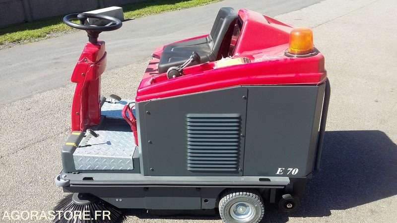 BALAYEUSE ELECTRIQUE A BATTERIES STYLE E70 - 2023 - Zametací vůz: obrázek 1 BALAYEUSE ELECTRIQUE A BATTERIES STYLE E70 - 2023 - Zametací vůz: obrázek 1