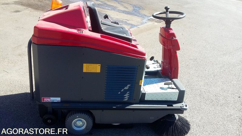 BALAYEUSE ELECTRIQUE A BATTERIES STYLE E70 - 2023 - Zametací vůz: obrázek 2 BALAYEUSE ELECTRIQUE A BATTERIES STYLE E70 - 2023 - Zametací vůz: obrázek 2