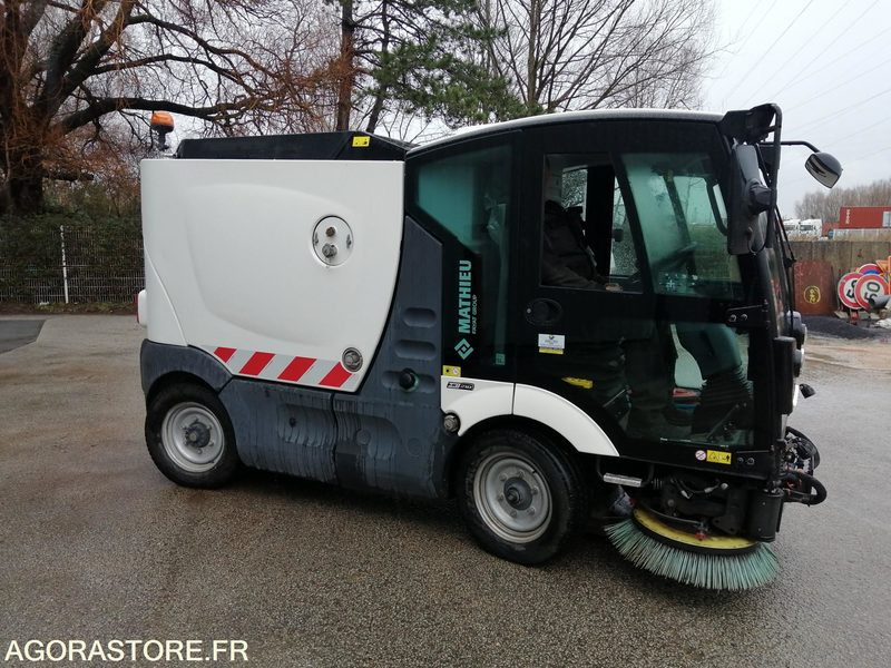 BALAYEUSE - MATHIEU - AZURA FLEX - 2020 / 4222 HEURES - Zametací vůz: obrázek 1 BALAYEUSE - MATHIEU - AZURA FLEX - 2020 / 4222 HEURES - Zametací vůz: obrázek 1