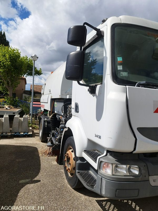 BALAYEUSE POIDS LOURD EN PANNE !! - Zametací vůz: obrázek 2 BALAYEUSE POIDS LOURD EN PANNE !! - Zametací vůz: obrázek 2