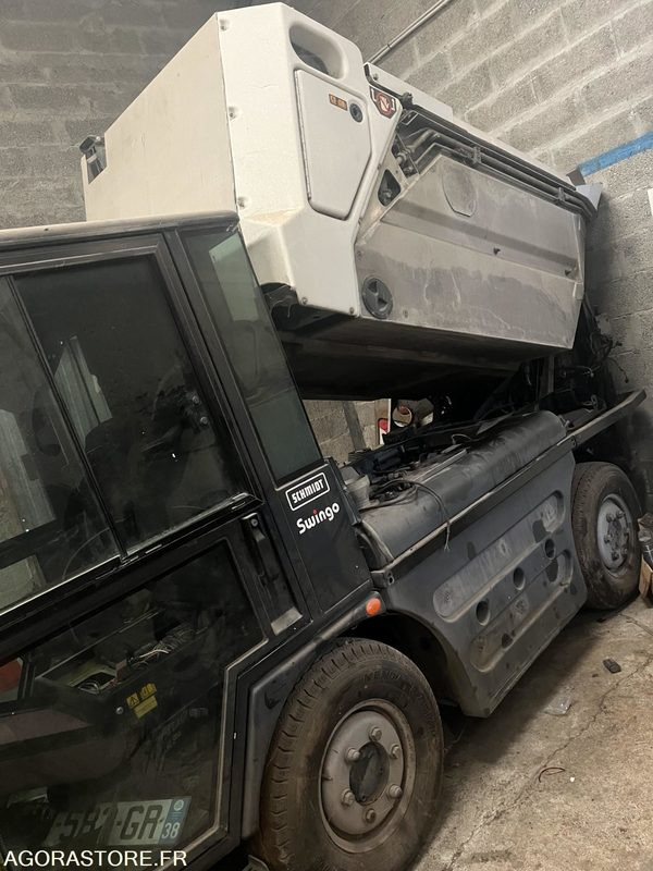 BALAYEUSE SCHMIDT SWINGO 2001+ UNE BALAYEUSE BOSCHUNG 2001 - Zametací vůz: obrázek 3 BALAYEUSE SCHMIDT SWINGO 2001+ UNE BALAYEUSE BOSCHUNG 2001 - Zametací vůz: obrázek 3