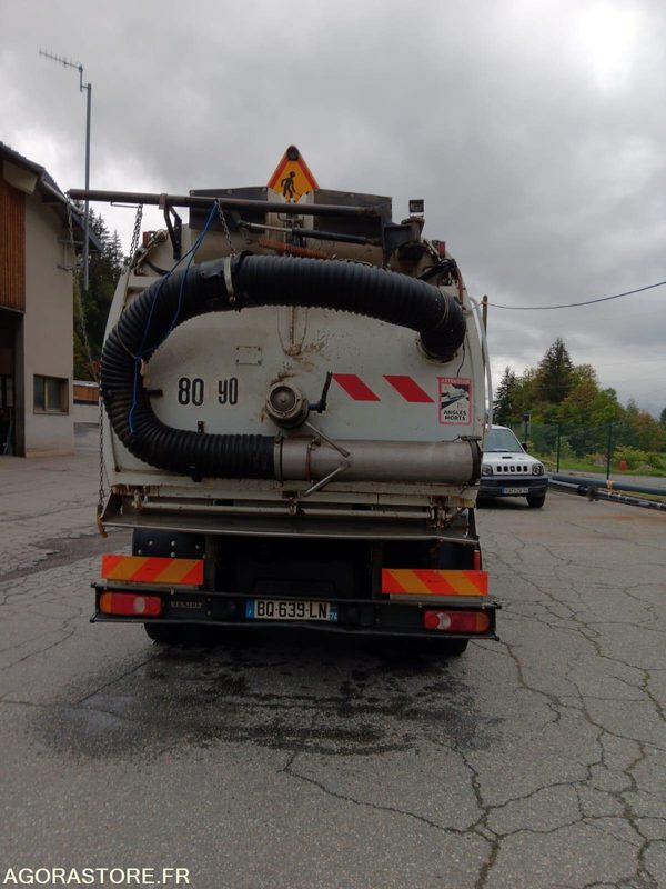 BALAYEUSE de Voiries- RENAULT MIDLUM 220 DXI avec aspiratrice EUROVOIRIE 3620h - Zametací vůz: obrázek 3 BALAYEUSE de Voiries- RENAULT MIDLUM 220 DXI avec aspiratrice EUROVOIRIE 3620h - Zametací vůz: obrázek 3