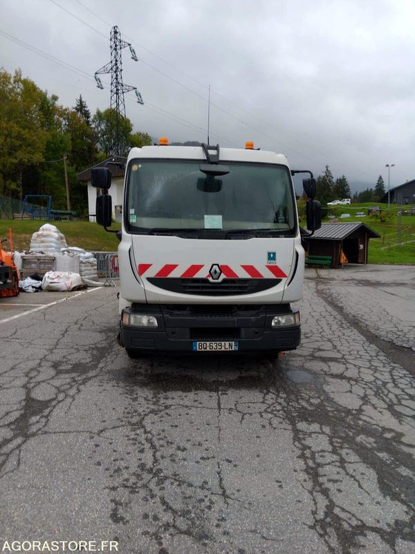 BALAYEUSE de Voiries- RENAULT MIDLUM 220 DXI avec aspiratrice EUROVOIRIE - Zametací vůz: obrázek 1 BALAYEUSE de Voiries- RENAULT MIDLUM 220 DXI avec aspiratrice EUROVOIRIE - Zametací vůz: obrázek 1