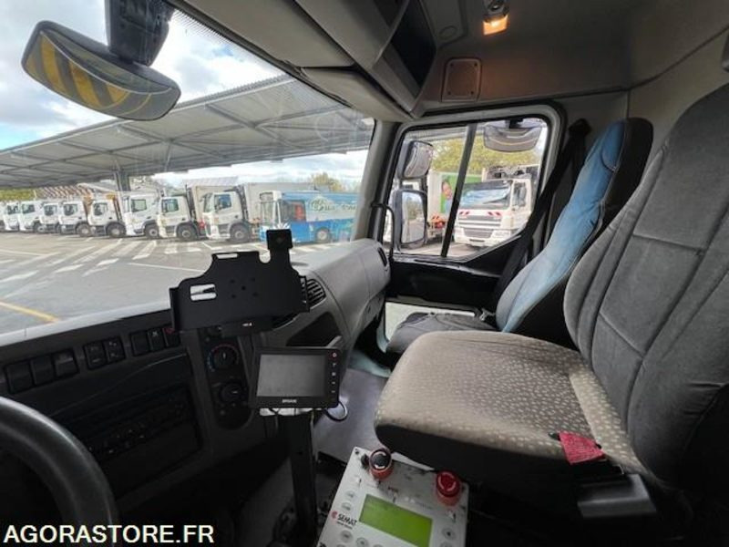 BENNE A ORDURES MENAGERES RENAULT - Vůz na odvoz odpadků: obrázek 4 BENNE A ORDURES MENAGERES RENAULT - Vůz na odvoz odpadků: obrázek 4