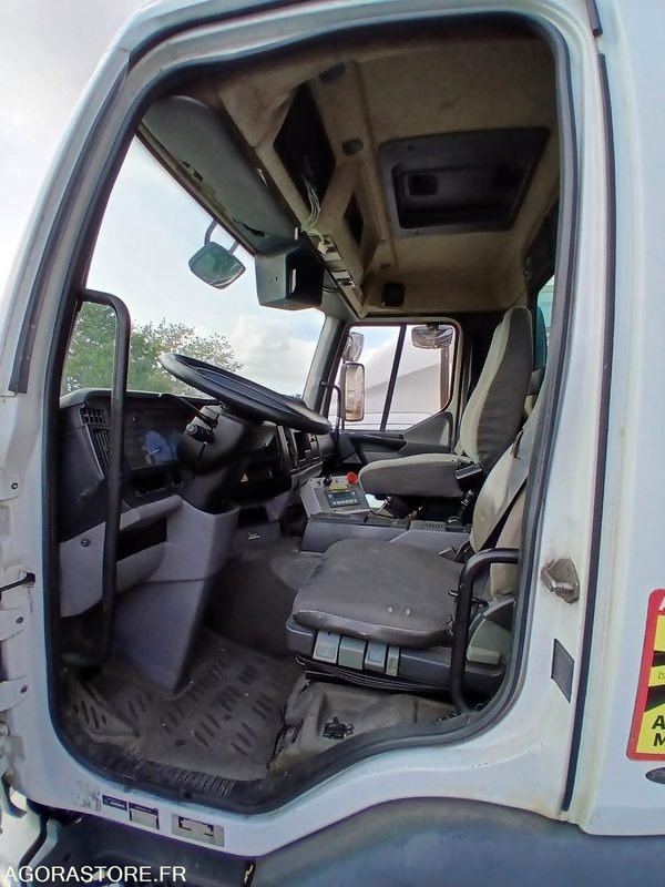 BOM 19 T RENAULT 270 DCI - 2002 - 370 889km - Vůz na odvoz odpadků: obrázek 4 BOM 19 T RENAULT 270 DCI - 2002 - 370 889km - Vůz na odvoz odpadků: obrázek 4