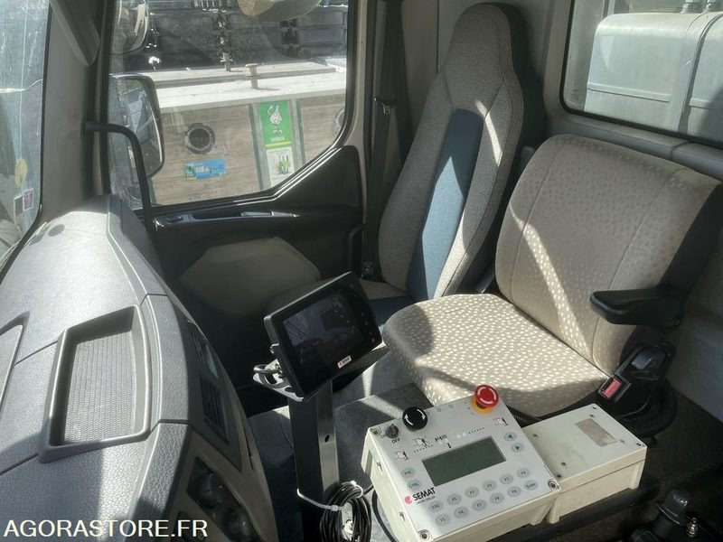 BOM 26T avec LC auto 851 - Vůz na odvoz odpadků: obrázek 4 BOM 26T avec LC auto 851 - Vůz na odvoz odpadků: obrázek 4