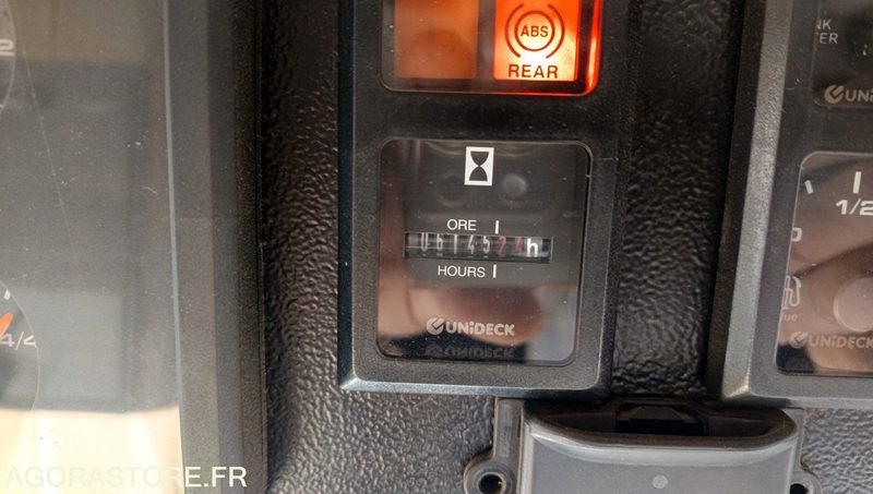 Zametací vůz Balayeuse - Mathieu Ravo 560 - 2008 - 894640km: obrázek 14 Zametací vůz Balayeuse - Mathieu Ravo 560 - 2008 - 894640km: obrázek 14